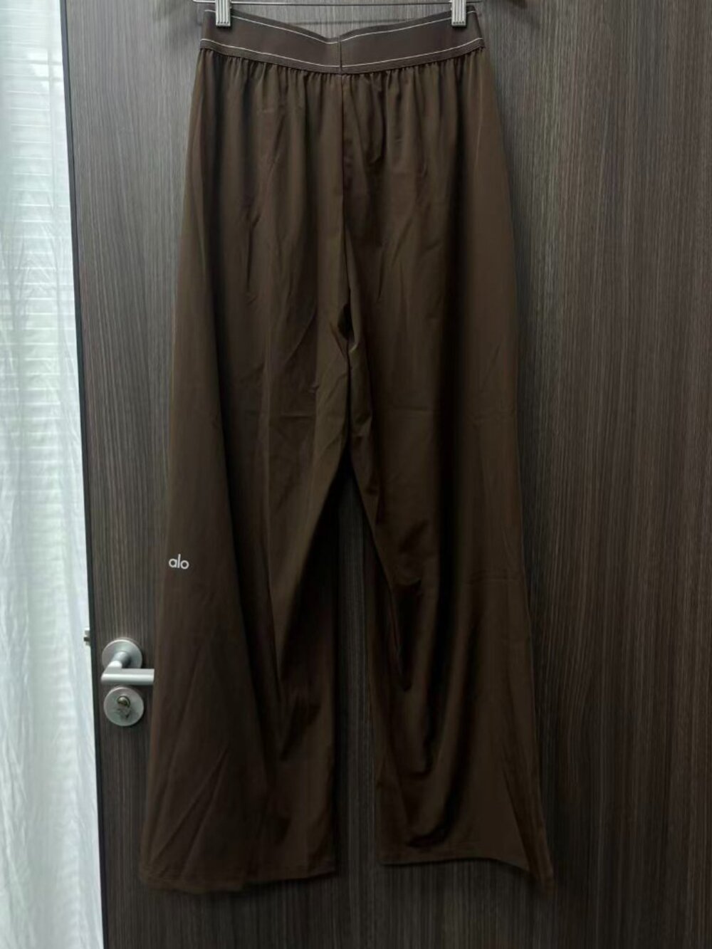ALO Yoga Women's Coffee Brown Suit Pants ๐ Regular Size - Picture 5 of 8